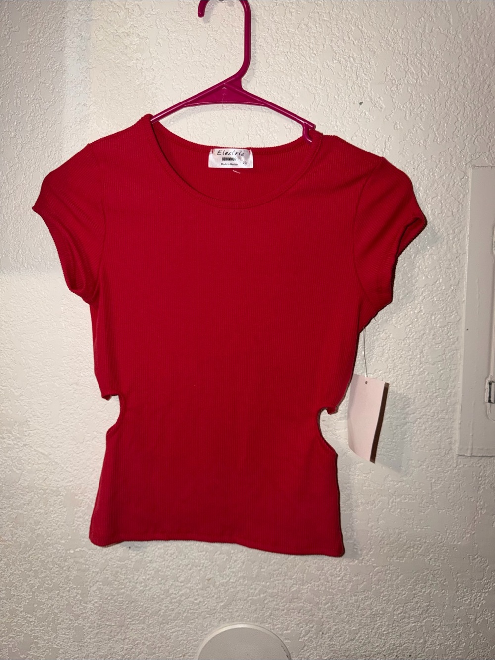 Cutout Ribbed Short Sleeve Tee in Red